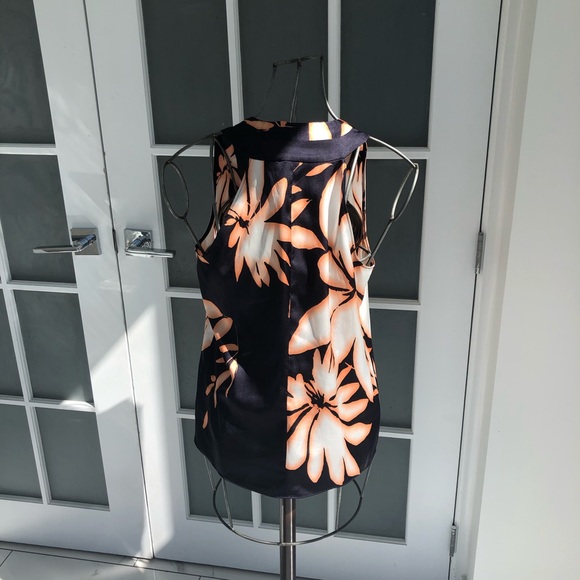 T. Tahari blouse - Picture 4 of 5